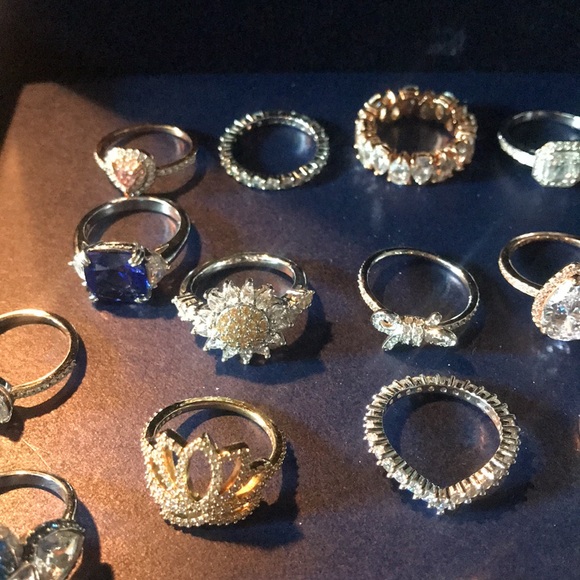 ❤️HOST PICK❤️Authentic Swarovski 17 Rings collection size 52. Mint condition. - Picture 11 of 16